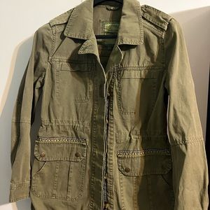 Paparazzi olive jacket in size small.  Excellent condition.